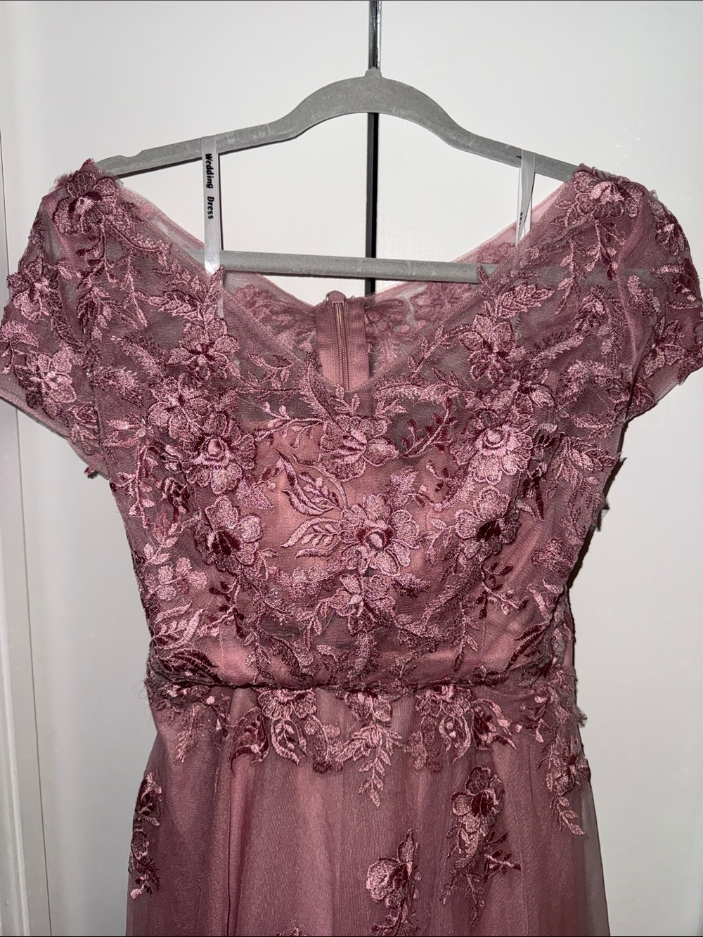 Mauve Lace Appliqué Tulle Evening Dress - Picture 2 of 14